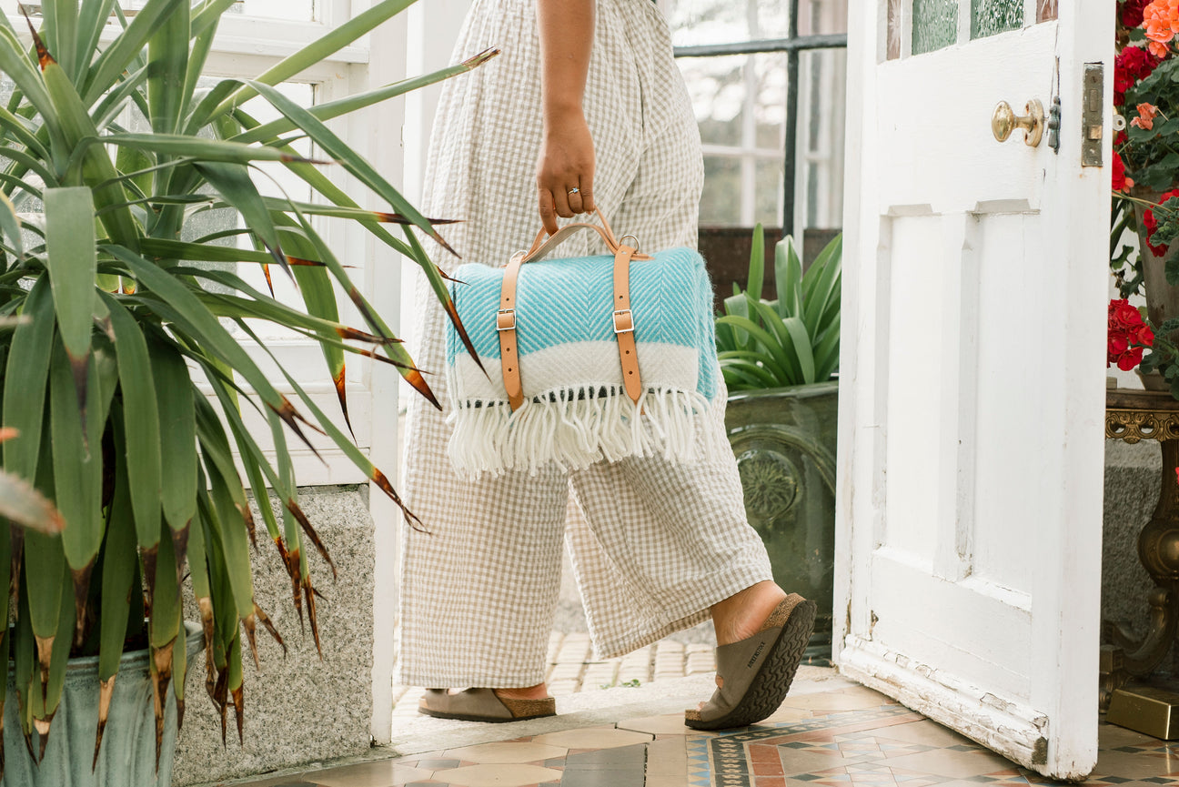 Garden Blankets: Your Secret to Extended Evenings Outside